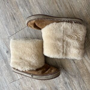 UGG KESTREL SUEDE SHEARLING CHESTNUT BOOTS Women's 10 Fluffy Warm Winter